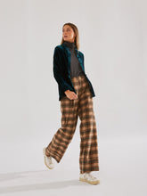 Load image in gallery viewer, Pantalón cashmere Lobelia
