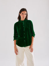 Load image in gallery viewer, Camisa Amapola verde
