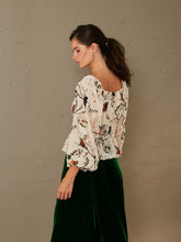 Load image in gallery viewer, Blusa Caléndula estampada
